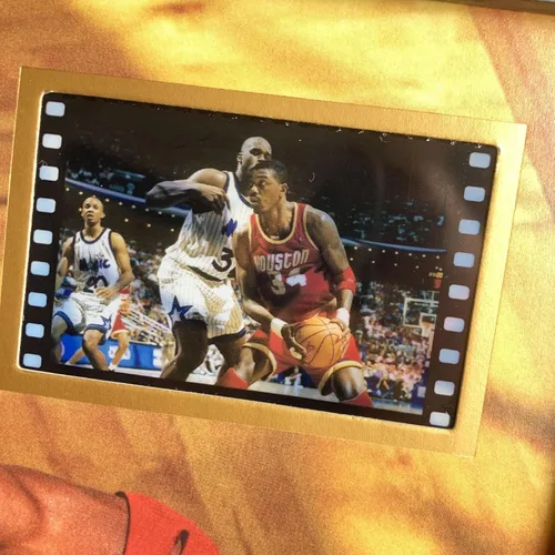 Vista 3 de veratwo Signed The Dream Olajuwon - Póster de baloncesto enmarcado para regalo de fotos de 8 x 6 pulgadas, con pantalla de película de 0.039 x 1.378