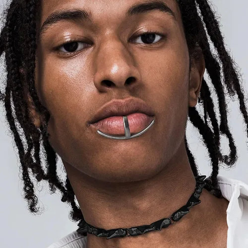 Vista 2 de L'VOW Cyberpunk - Joyería futurista de plata líquida para mujeres y hombres, de lujo, irregular, sin perforación, joyería para labios Cyborg