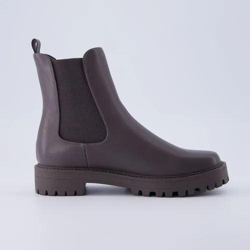 Vista 4 de CUSHIONAIRE Botas Chelsea sin cordones Felix para mujer + espuma viscoelástica, anchos disponibles