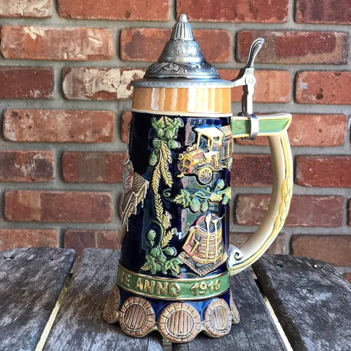 Vista 2 de Essence of Europe Gifts OktoberfestHaus - Taza con tapa para amantes de la cerveza, regalo Reinheitsgebot (ley de pureza de Alemania) con tapa Jarra