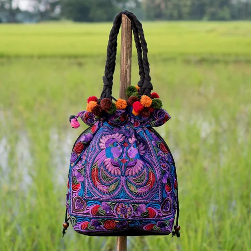 Vista 4 de changnoi Bolsa de mano con cordón hecho a mano bolsa de compras bordada Hmong Tribes