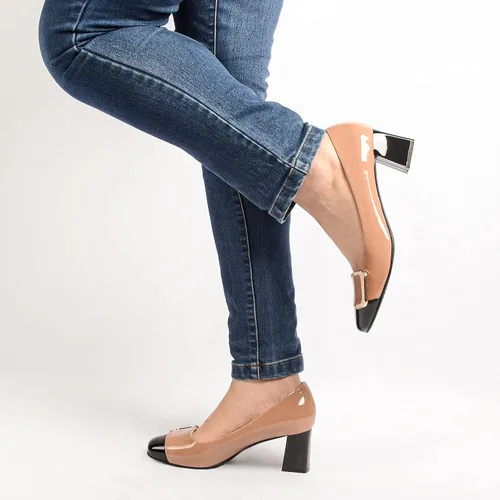 Vista 5 de ANN CREEK Zapatos de tacón bajo para mujer, zapatos de oficina de dos tonos, punta cuadrada, tacón grueso, de 2.4 pulgadas, Negro