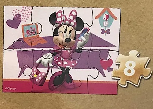 Vista 4 de Disney Minnie Mouse - 5 rompecabezas de madera en caja de almacenamiento de madera