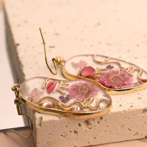 Vista 8 de JeanBeau - Aretes de arte abstracto de flores prensadas para mujeres, adolescentes y niñas, hechos a mano, flores secas únicas de resina dorada