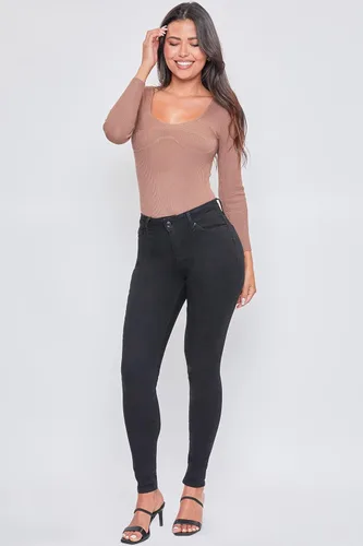Vista 2 de YMI Jeans ajustados básicos de 1 botón para mujer, hechos con fibras recicladas