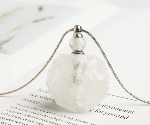 Vista 7 de AMOYSTONE Collar de cristal de aceite esencial de aromaterapia con cadena de perfume Cuarzo transparente 100 natural