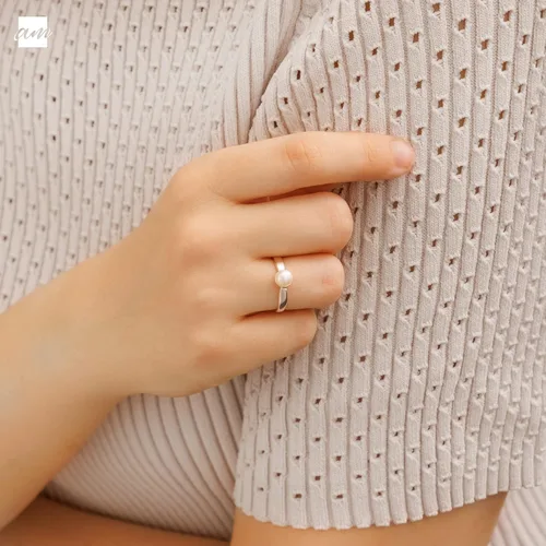 Vista 4 de Amberta Anillo de perlas de agua dulce de plata de ley 925 para mujer