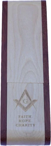 Vista 2 de Pluma masónica de madera con caja de madera grabada plegable BP-204