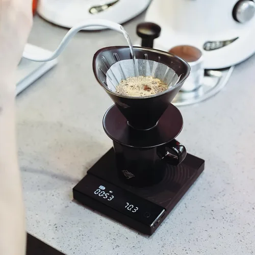 Vista 4 de Juego de cafetera, gotero de café de cerámica negra con filtro de papel V60, taza de café aerodinámica de cerámica negra para cafetería, restaurante