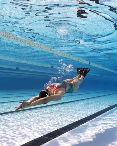 Vista 7 de Arena Unisex Adult Powerfin Pro II - Aletas de entrenamiento para natación para hombres y mujeres, lámina corta de silicona, reversibles