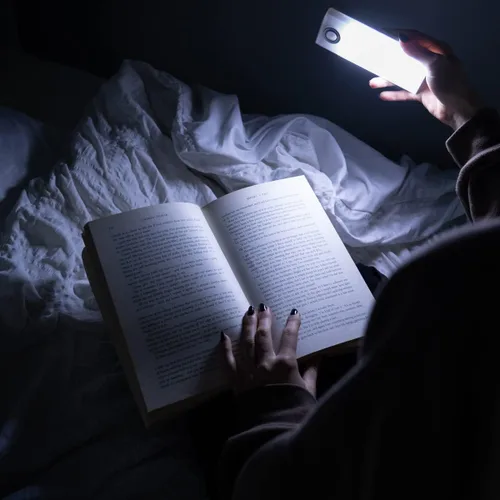 Vista 8 de Xtralite Duo Lux - Linterna LED recargable 3 en 1, luz nocturna dual con sensor de movimiento y modos de atardecer a amanecer, y luz automática