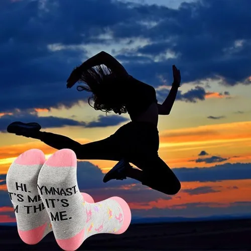 Vista 5 de Regalo de gimnasta, regalo de equipo de gimnasia Hi It's Me I'm The Gymnast, calcetines de gimnasia para graduación