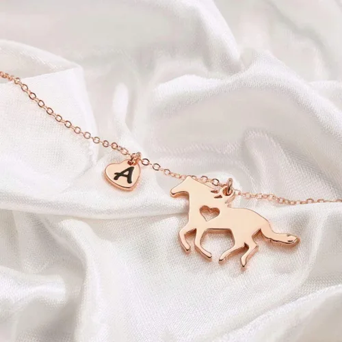 Vista 6 de MONOOC Regalos de Pascua para niños y niñas, regalos de caballo para niñas, collar de caballo de acero inoxidable para niñas, joyería para niños