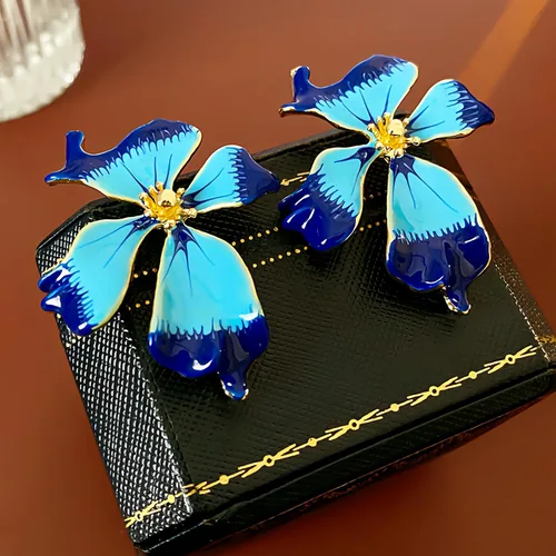 Vista 5 de Aretes de flores plateadas medievales vintage para mujer, hipoalergénicos