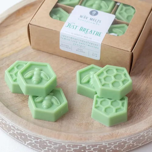 Vista 2 de Cera perfumada para derretir Just Breathe Tartas de cera de coco natural verde claro, 3 onzas, aroma de aromaterapia, eucalipto, menta y limón