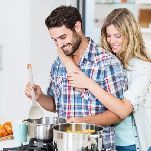 Vista 2 de Juego de 5 utensilios de cocina de silicona gris, resistentes al calor, sin BPA, agarre ergonómico