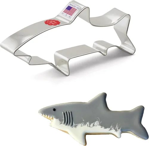 Vista 10 de Ann Clark Shark Juego de 2 cortadores de galletas: tiburón, aleta fabricada en Estados Unidos Includes: Shark & Shark Fin, Perfect Size &