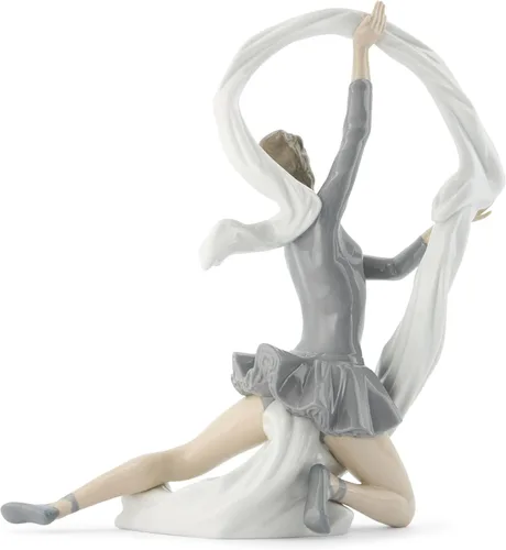 Vista 4 de NAO Bailarina con velo. Figura de bailarina de porcelana.