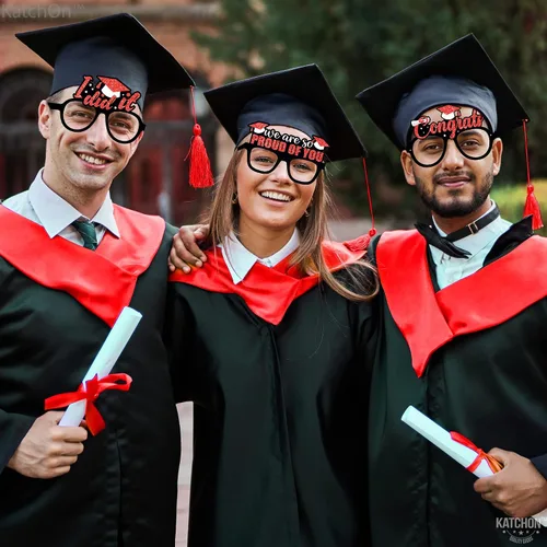 Vista 2 de KatchOn, Gafas de graduación rojas 2026 – Brillantina, paquete de 12 Accesorios para cabina de fotos de graduación 2026 para decoraciones