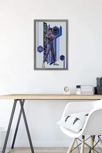 Vista 6 de Trends International Marvel Black Panther: Wakanda Forever - Póster de pared Shuri, 22.4 pulgadas de largo x 14.7 W, versión enmarcada de madera