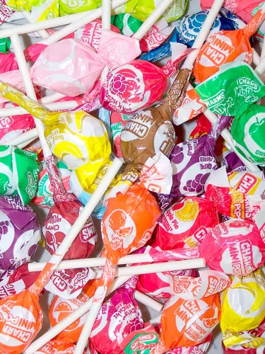Vista 5 de Charms Minipops - 18 chupones de caramelos de sabores surtidos, bolsa de 75