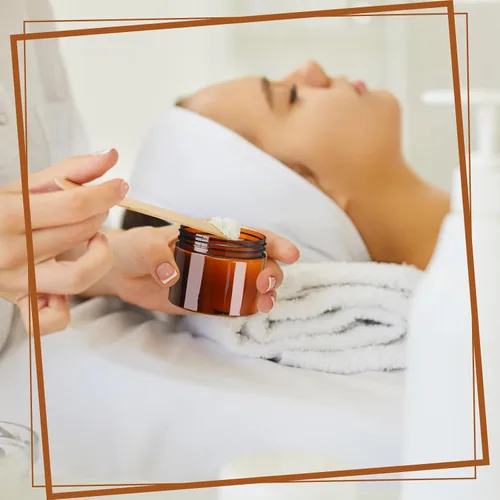 Vista 5 de Tanlade 100 tarros cosméticos de plástico ámbar de 2 onzas con tapas, recipientes vacíos a prueba de fugas, tarros cosméticos recargables herméticos