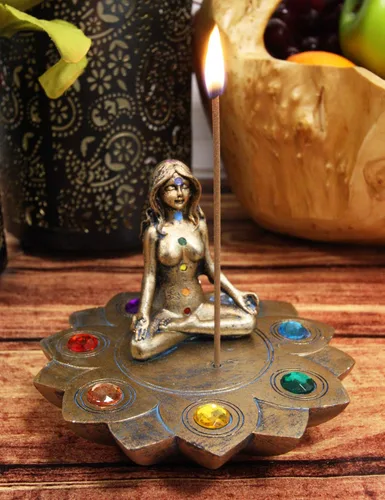 Vista 2 de Ebros Gift Luna sagrada Femenina Triple Diosa Yoga Meditación con Zona de Chakra Cuentas de Color Flor de loto Incienso Soporte para quemador Figura