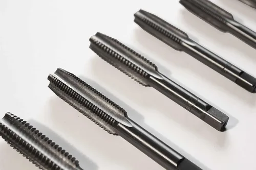 Vista 5 de Fairmount Tools - Juego de 110 troqueles y machos métricos y estándar en estuche de plástico moldeado