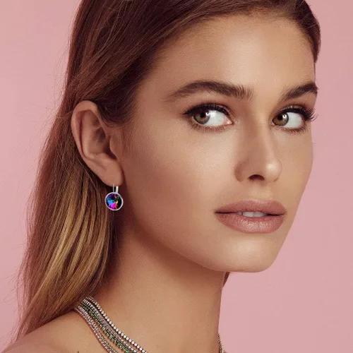 Vista 2 de Aretes de aro redondos de cristales austriacos para mujer, chapados en oro de 14 quilates, hipoalergénicos