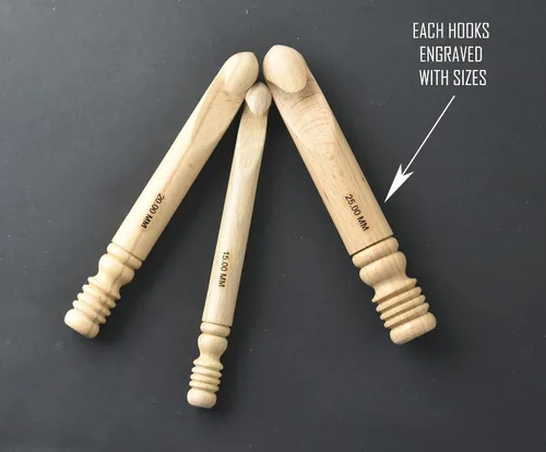 Vista 4 de THE KNOX CRAFT - Ganchos de ganchillo grandes de madera con mango ergonómico de agarre suave, ganchos de hilo para proyectos de hilo extra