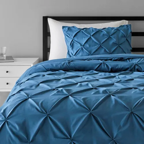Vista 17 de Amazon Basics - Juego de ropa de cama con edredón de plumón sintético de dos piezas, suave y ligero, para todas las estaciones, con pliegues