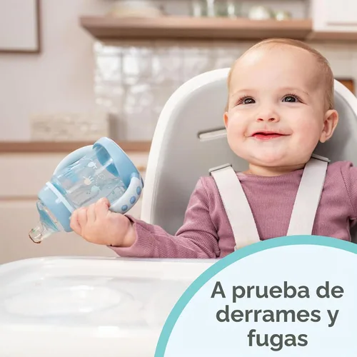 Vista 4 de Tetina de repuesto de silicona NUK para tazas NUK seleccionadas, a prueba de derrames, tetina suave, apta para lavavajillas, sin BPA, transparente