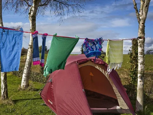 Vista 2 de Tendedero de viaje multifuncional, cuerda elástica compacta, cuerda elástica de viaje, kit de tendedero de ropa de viaje con dos lazos giratorios