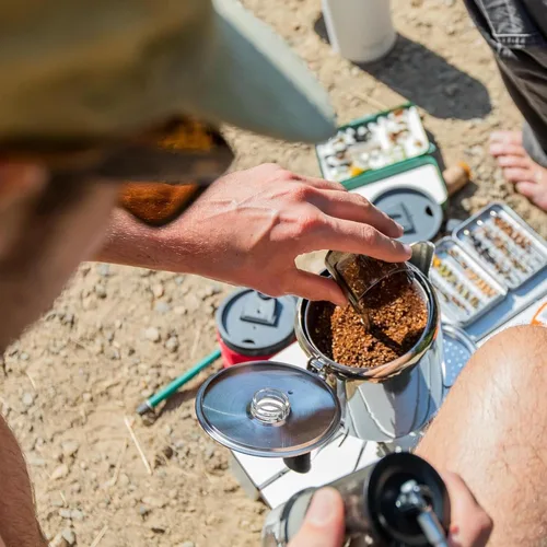 Vista 5 de GSI Outdoors Percolator - Cafetera I Glacier de acero inoxidable con mango de silicona para camping, mochileros, viajes, caravanas y caza, apta