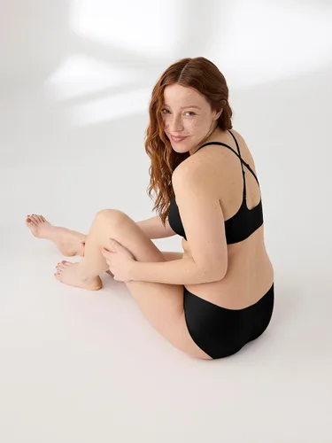 Vista 4 de True & Co Sujetador Triangular con Tirantes Convertibles True Body para Mujer Negro