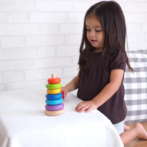 Vista 9 de PlanToys Anillo apilable de madera para motricidad fina inspirada en Montessori y aprendizaje temprano Reconocimiento de color, resolución