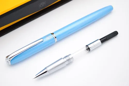 Vista 3 de czxwyst Picasso 916 Malage Ultrafine Accounting Pluma estilográfica EF Nib Caja Original (azul claro)