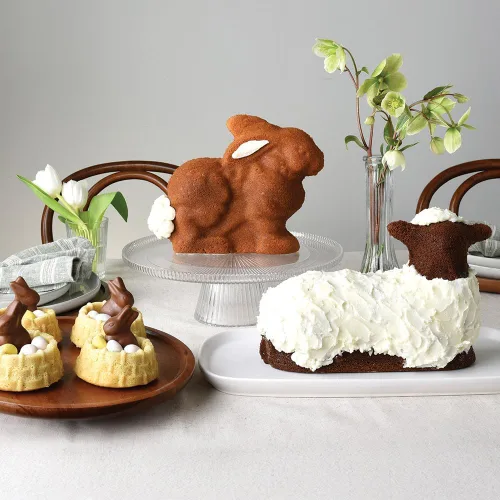 Vista 5 de Nordic Ware Molde para pastel 3-D de conejo de Pascua