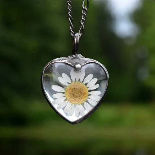 Vista 8 de Real Pressed Flower Daisy Heart Necklace for Women, Wildflower Pendant, Truly Handmade Terrarium Jewelry, Glass Jewelry, Artisan Designed and Hand