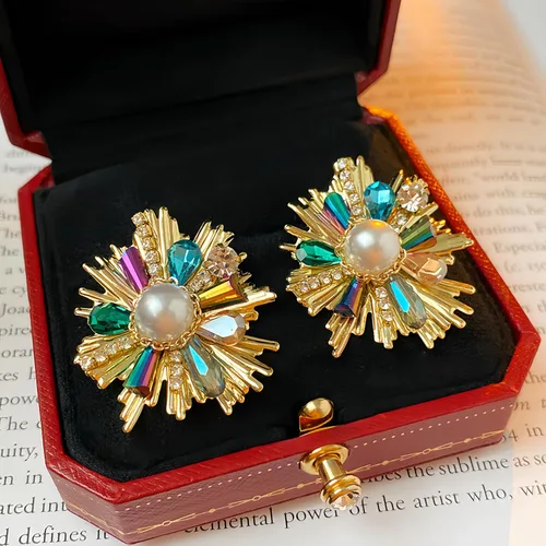 Vista 7 de Aretes de flores plateadas medievales vintage para mujer, hipoalergénicos