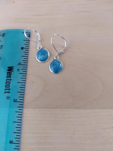 Vista 6 de Handmade Lightweight Silvertone 2 Tone Blue Resin Small Drop Earrings Beads by Bettina