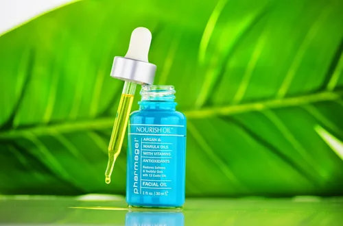 Vista 3 de Pharmagel Aceite facial nutritivo Aceite facial antienvejecimiento con 12 aceites exóticos incluyendo semillas de aguacate y romero, alivio