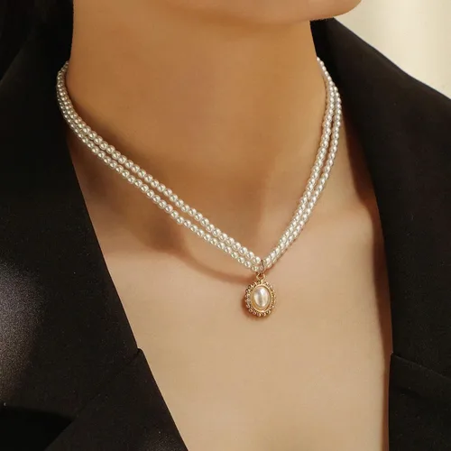 Vista 2 de Aneneiceera Gargantilla de perlas con capas de estilo bohemio, collar de perlas de doble hebra, collar de perlas con colgante de perlas, collar
