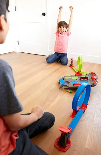 Vista 6 de Hot Wheels Rebound Raceway Playset