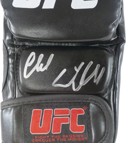 Vista 2 de Chuck The Iceman Liddell firmó el guante de combate de MMA con autógrafo, Beckett Authentic COA, jugado para UFC