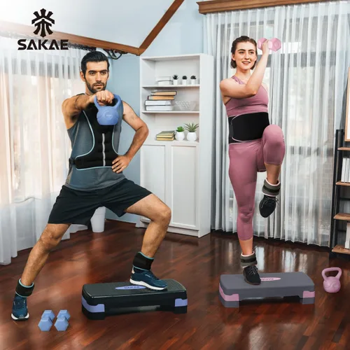 Vista 6 de SAKAE Set de Plataforma de Step Aeróbicos con Kettlebell y Cinta Métrica, Steps Aeróbicos para Ejercicio en Casa, Altura Ajustable 2 Niveles
