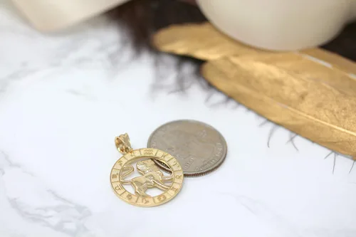 Vista 3 de CaliRoseJewelry Collar con colgante del zodiaco de oro amarillo de 10 quilates
