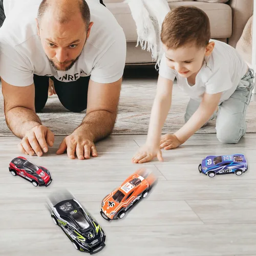 Vista 5 de ArtCreativity Coches de carreras con tapa para niños, juego de 12 autos de juguete en 8 diseños, mini autos de carreras fundidos a presión