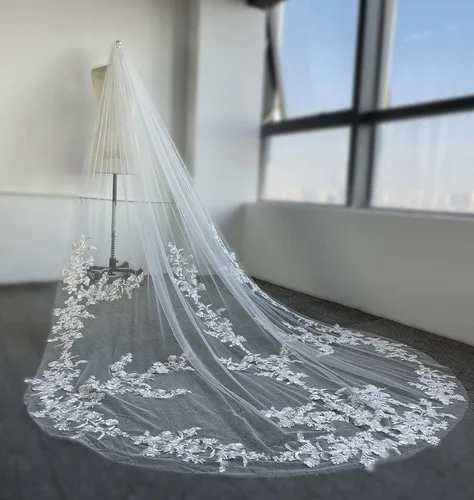 Vista 2 de FAIOKAVER Velos de boda para novia, catedral, encaje floral, 1 nivel con peine