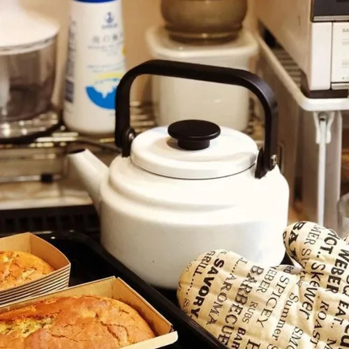 Vista 5 de LIOONS Hervidor de té de grado alimenticio, tetera de esmalte creativa, hervidor de fuego directo para el hogar, gran capacidad con asa, tetera de 2
